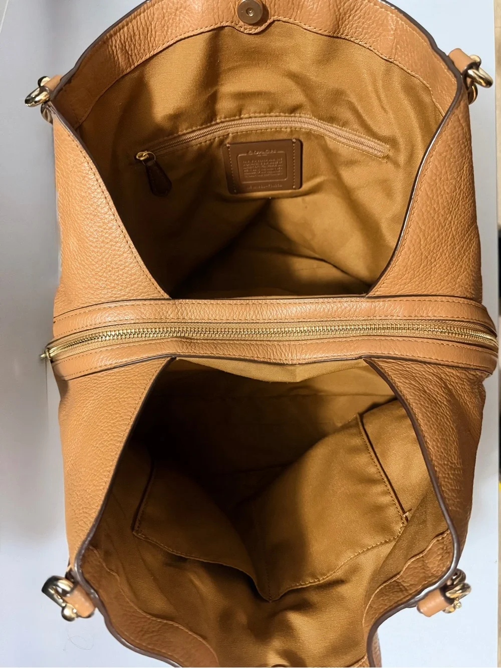 Authentic Coach Hallie shoulder bag Pebbled Leather Shoulder Tote with Gold